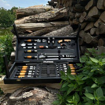 Преміальний набір шампурів у кейсі-столику для пікніка Grill Master Pro